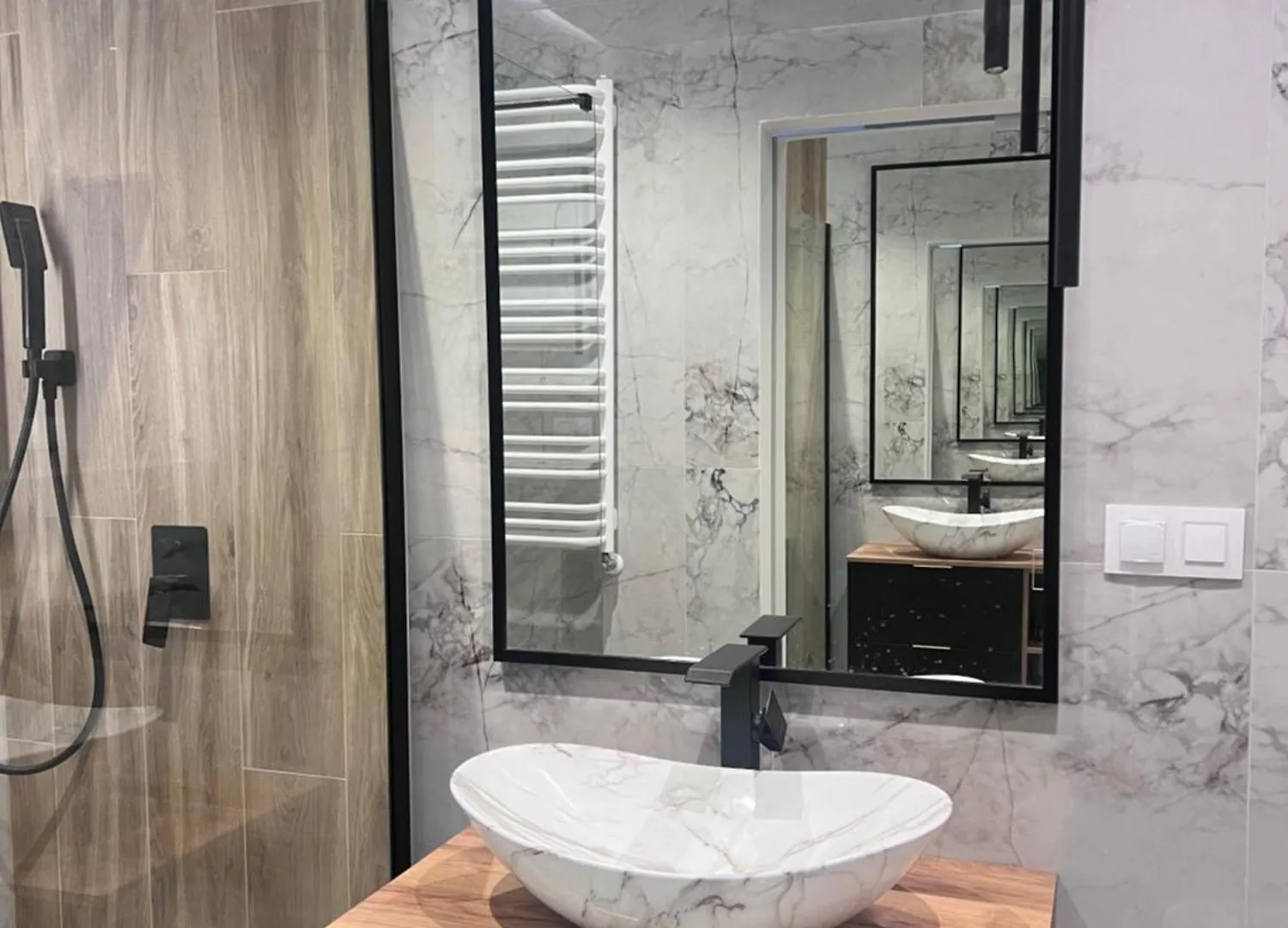 Luna Deluxe Centrum- River Point فروتسواف شقة
