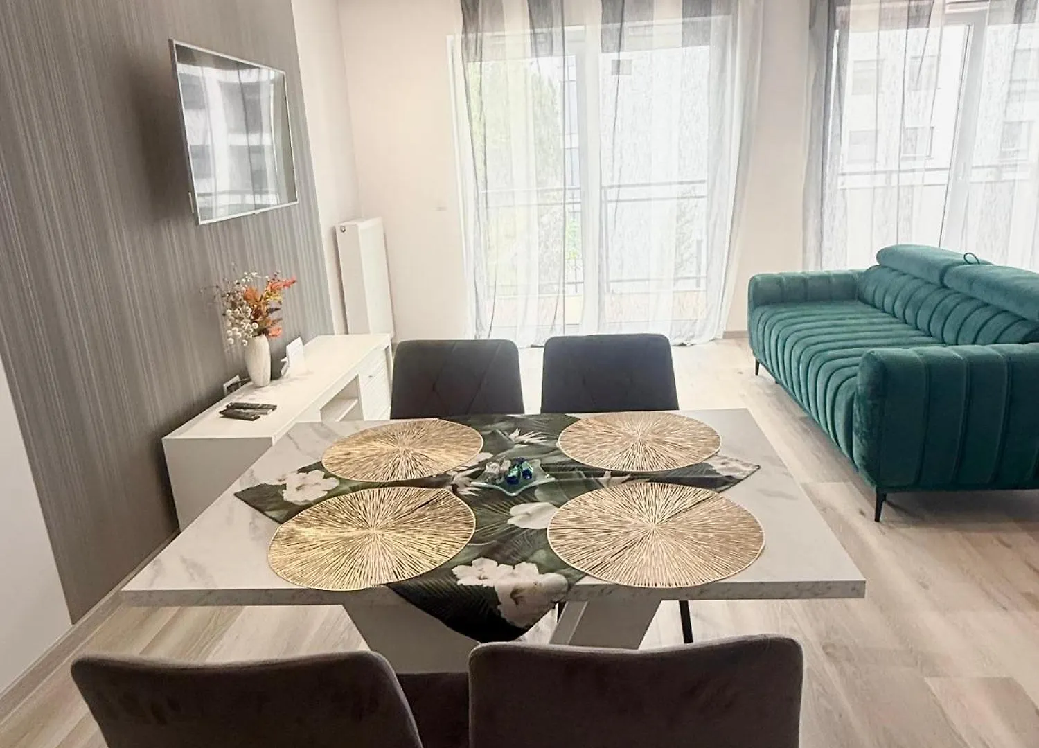 Luna Deluxe Centrum- River Point فروتسواف